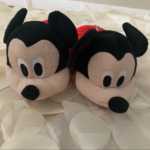 NEW Disney red and black Mickey slippers in SIZE 9/10 NWT